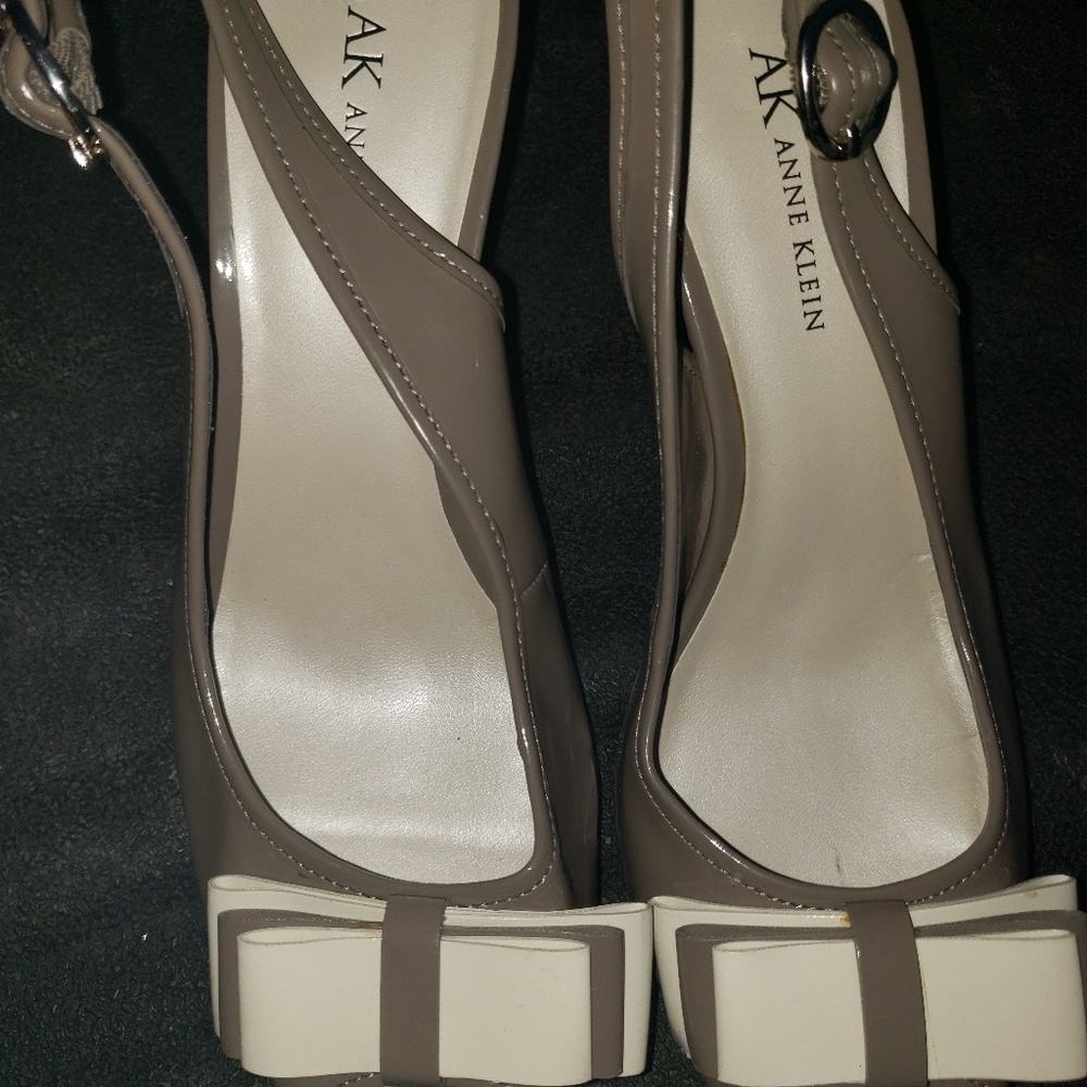 Heels - Picture 3 of 4